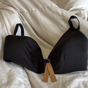 SKIMS black Onyx adjustable strap and band gel logo bra NWT SIZE 44 C